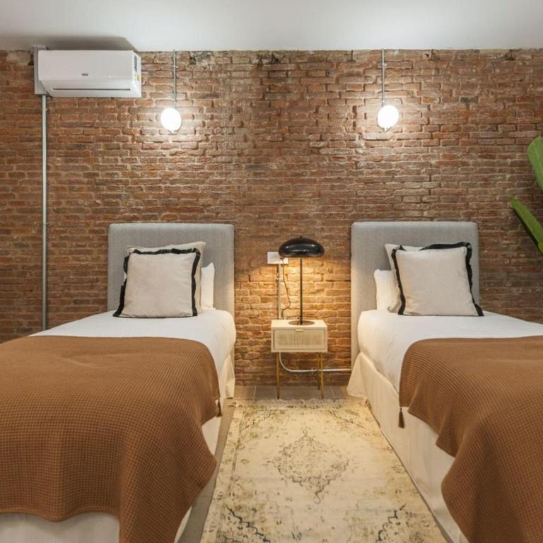 Bright Group Haven with Elevator - Apartamento de 2 dormitorios - 25