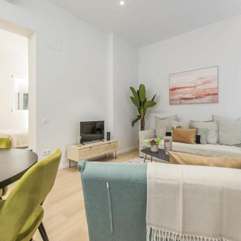 Bright Group Haven with Elevator - Apartamento de 2 dormitorios - 14