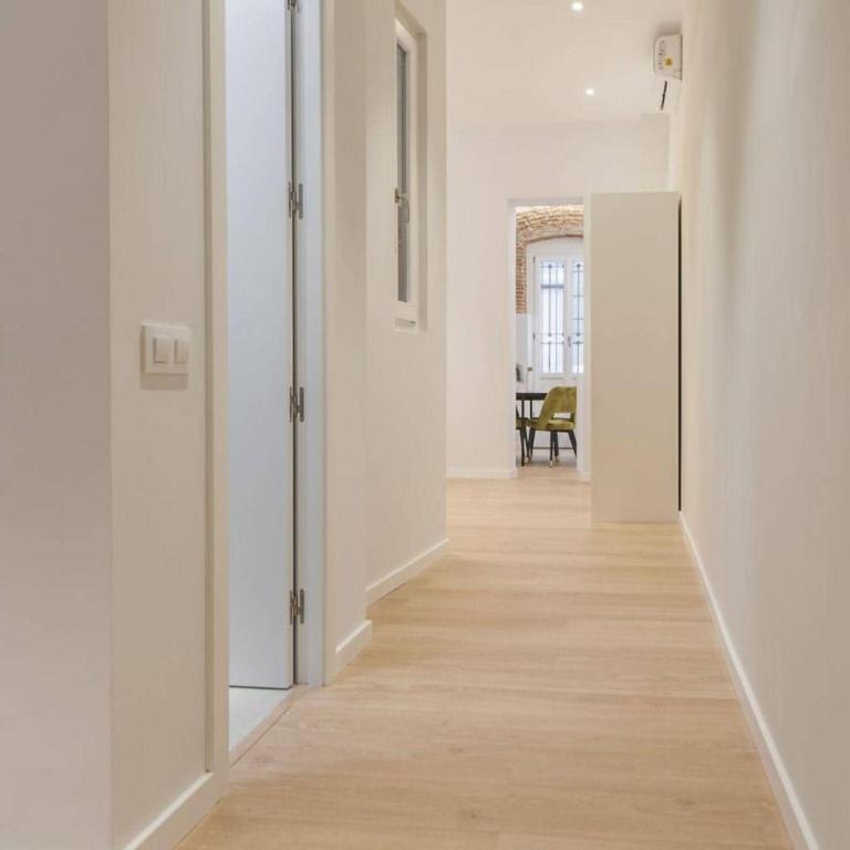 Bright Group Haven with Elevator - Apartamento de 2 dormitorios - 28