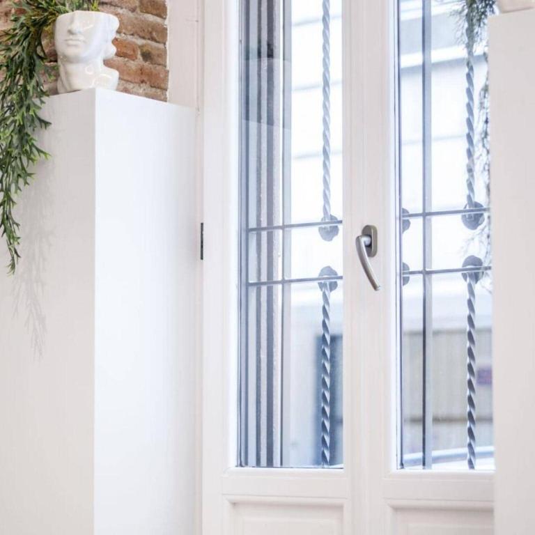 Bright Group Haven with Elevator - Apartamento de 2 dormitorios - 30