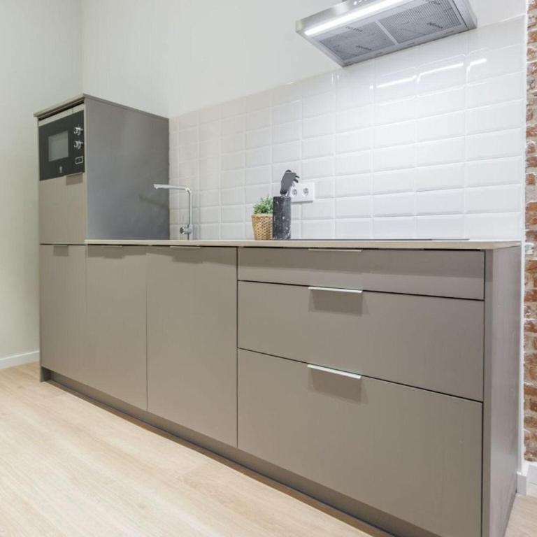 Bright Group Haven with Elevator - Apartamento de 2 dormitorios - 10
