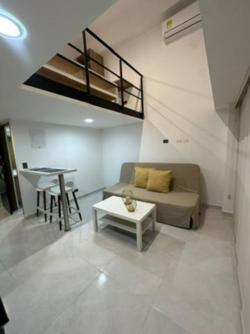Moderno loft en el oeste - One-Bedroom Apartment - 12