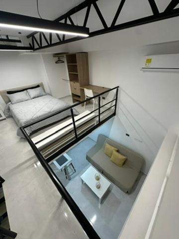Moderno loft en el oeste - One-Bedroom Apartment - 21