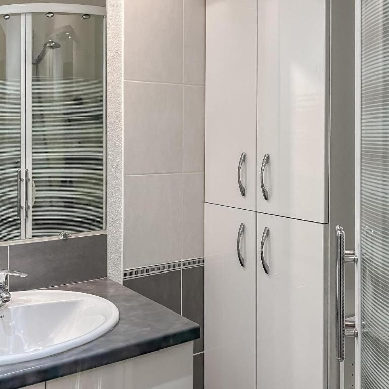 Cozy Home In La Ciotat With Swimming Pool - Maison 2 Chambres - 11