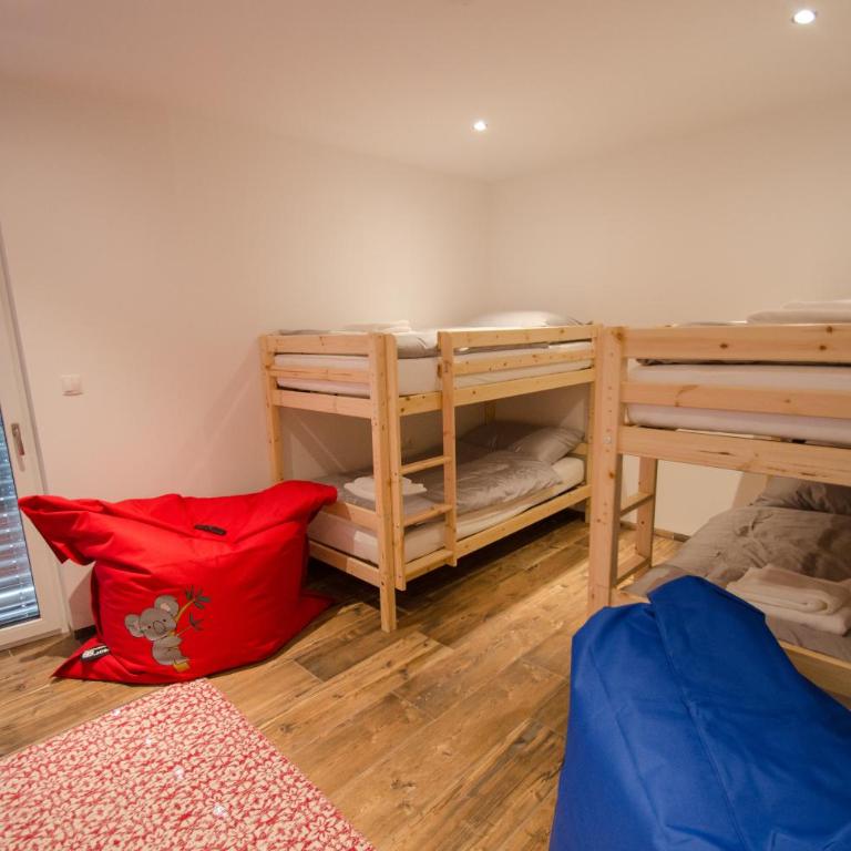 Superb Alpine Lodges by All in One Apartments - Apartment mit 3 Schlafzimmern, einem Balkon und Seeblick - 4