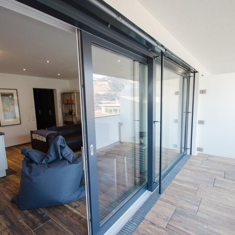 Superb Alpine Lodges by All in One Apartments - Apartment mit 3 Schlafzimmern, einem Balkon und Seeblick - 9
