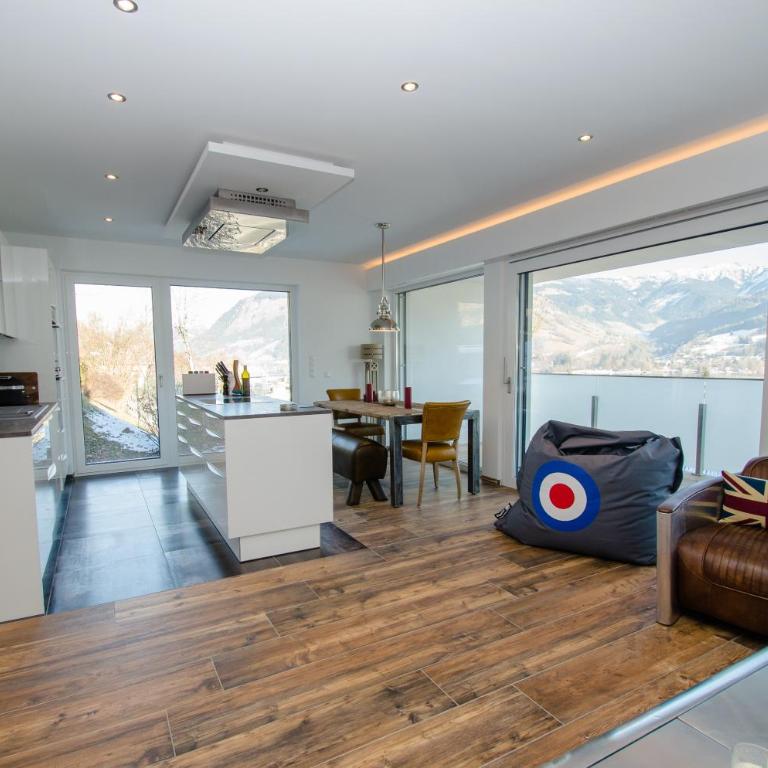 Superb Alpine Lodges by All in One Apartments - Apartment mit 2 Schlafzimmern, Balkon und Seeblick - 1