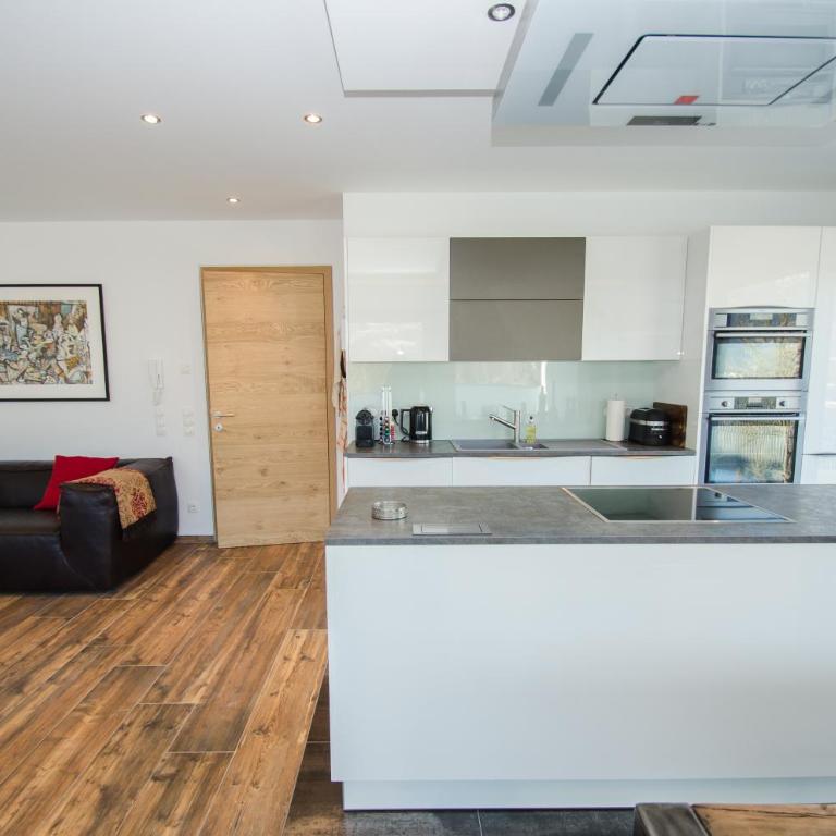 Superb Alpine Lodges by All in One Apartments - Apartment mit 2 Schlafzimmern, Balkon und Seeblick - 14