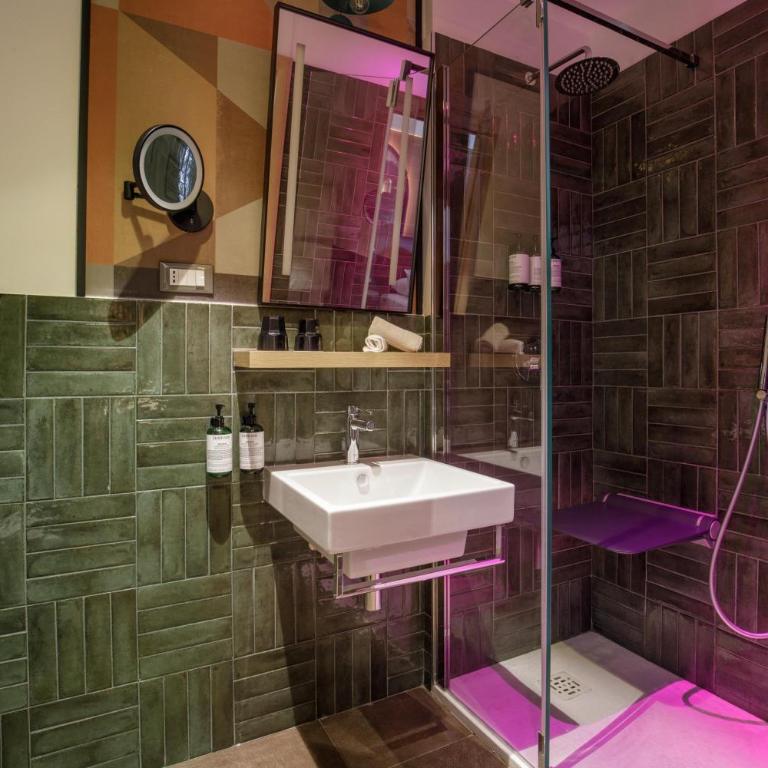 The Spring House Hotel Rome Vatican, Tapestry Collection Hilton - Camera Queen con Accesso Disabili - 6