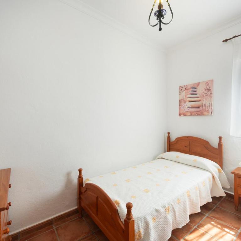 Alojamiento Galindo - Solo Familias - Casa de 3 dormitorios - 16