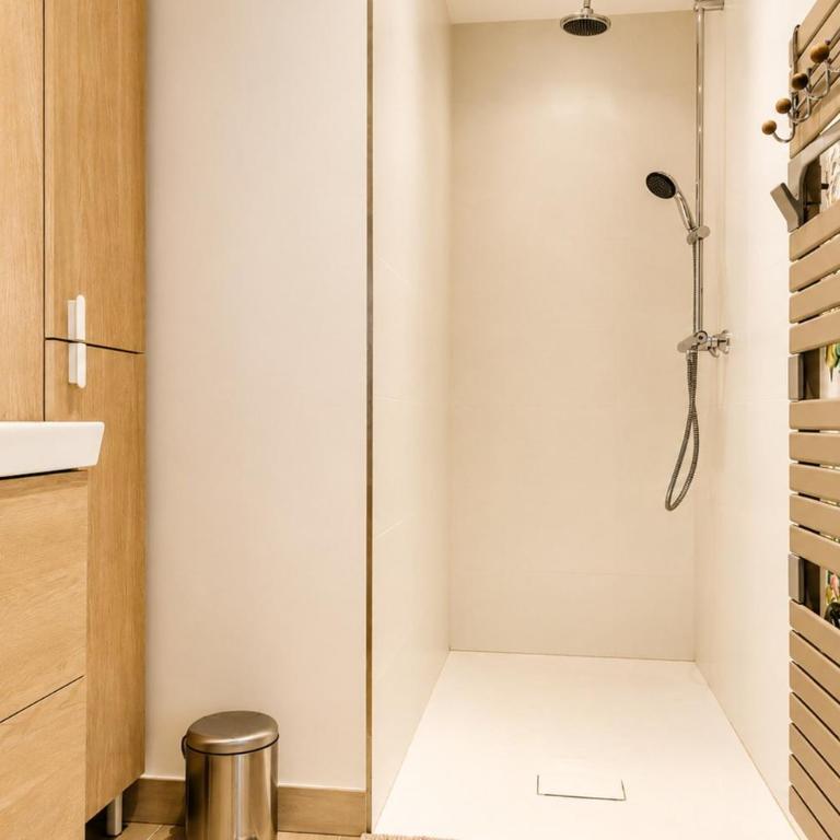 NOUVEAU Piscine & Jacuzzi Jardin 400 m 3 Chambres Mandelieu - Appartement - 17