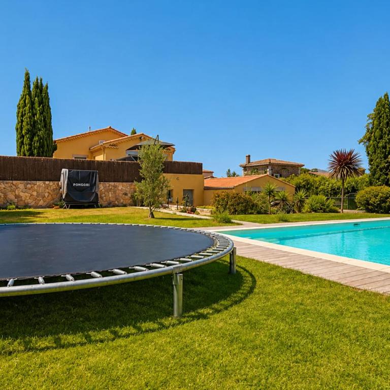 NOUVEAU Piscine & Jacuzzi Jardin 400 m 3 Chambres Mandelieu - Appartement - 32