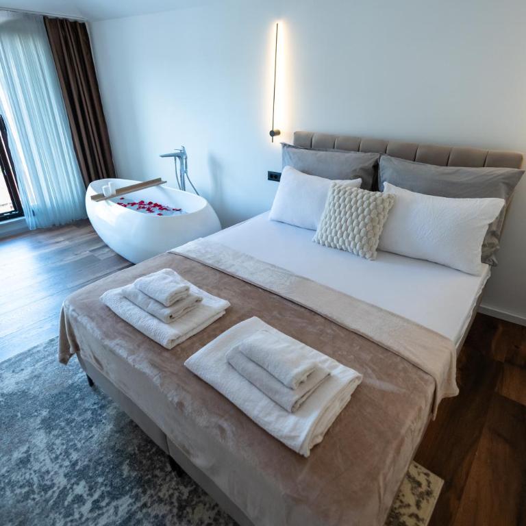 Villa Anri - Apartment with View - 17