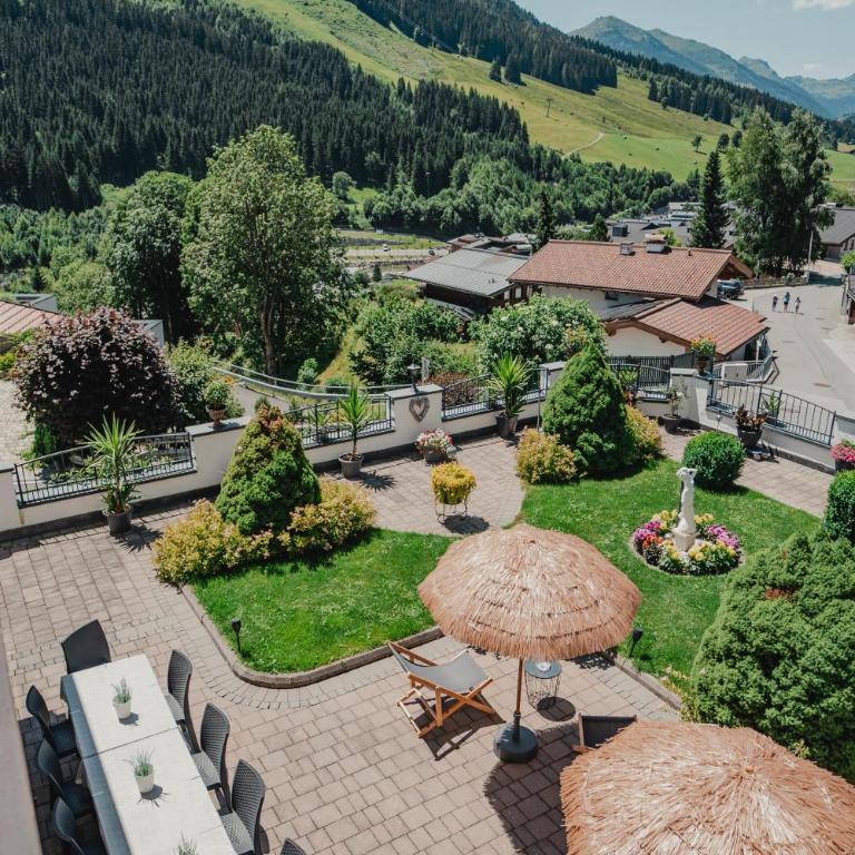 Landhaus Andrea Saalbach - JOKER Card Partner - Studio with Balcony - 13