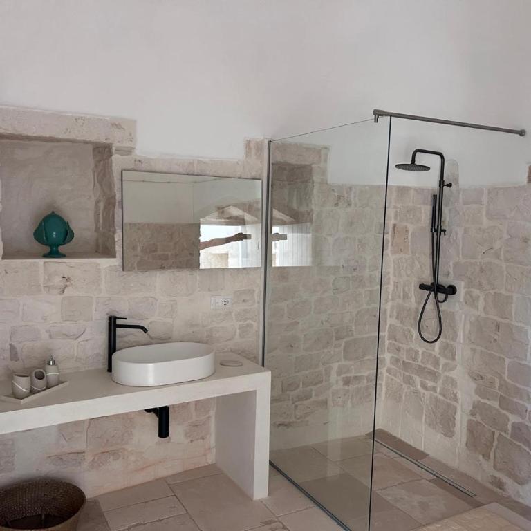 Dimora i trulli dell'ulivo - Camera Matrimoniale con Bagno Privato - 8