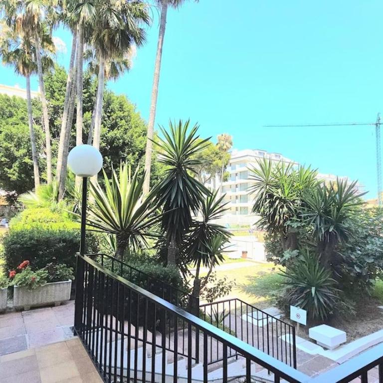 Puerto Marina Studio 2 with seasona pool and sea views Just steps form Puerto Marina and the beach by NAMASTE ELITE - Appartement - 13
