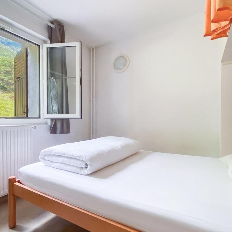 Auberge de jeunesse HI Valdeblore - Le Chalet - Chambre Familiale pour 5 Personnes avec Salle de Bains - 4