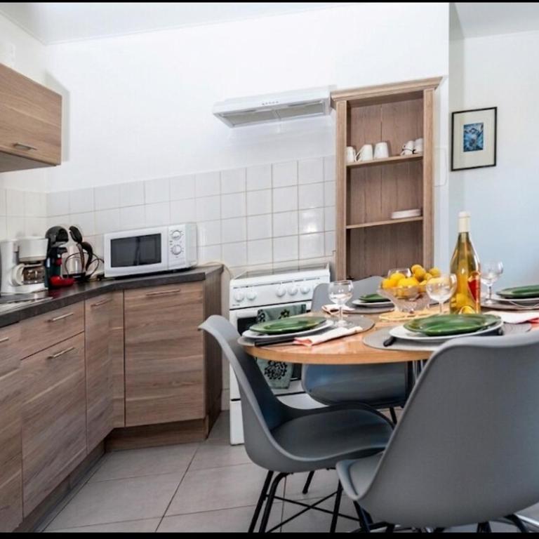 "Évasion"-Meublé de Tourisme 3 étoiles -Résidence "Les Logis de Béziers"-Garage optionnel-Cœur de ville-Plages à 16km ! - Appartement - 5