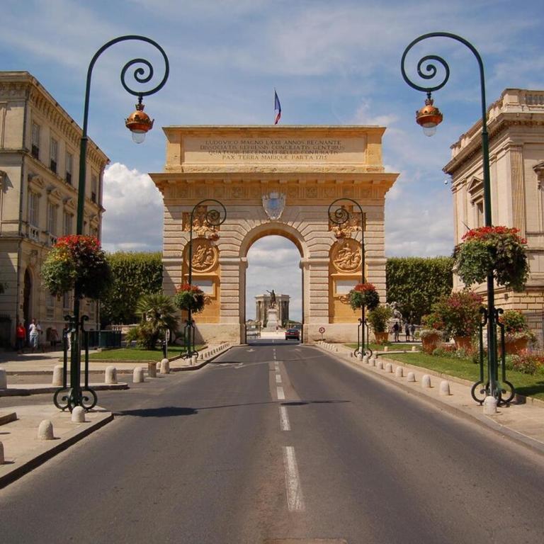 "La Clé dès Champs"-Meublé de Tourisme 3 étoiles -Résidence "Les Logis de Béziers"-Garage optionnel-Cœur de ville-Plages à 16km ! - Appartamento - 72