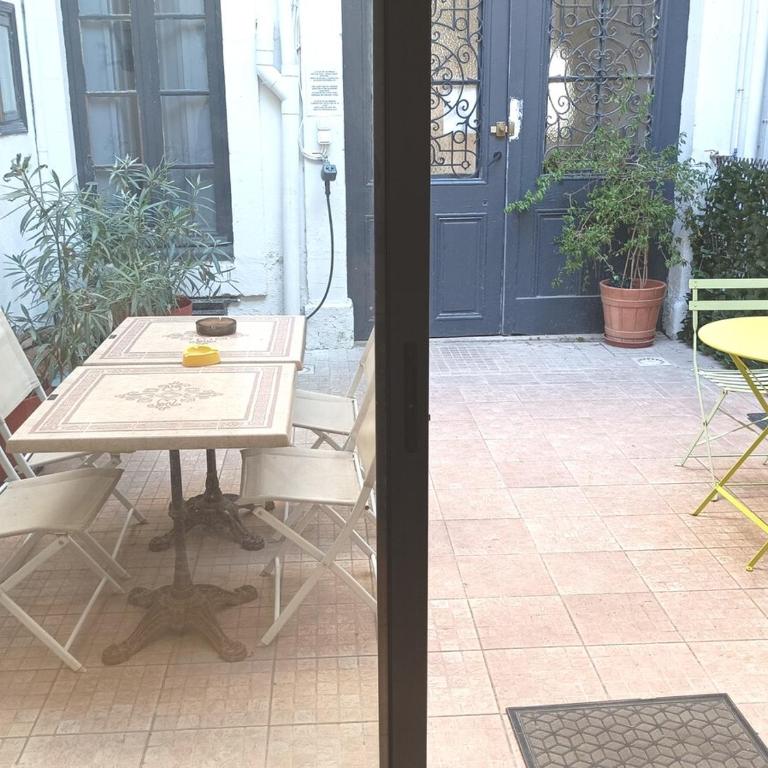 "Côté Cour"-Meublé de Tourisme 3 étoiles -Résidence "Les Logis de Béziers"-Garage optionnel-Cœur de ville-Plages à 16km ! - Appartement - 10