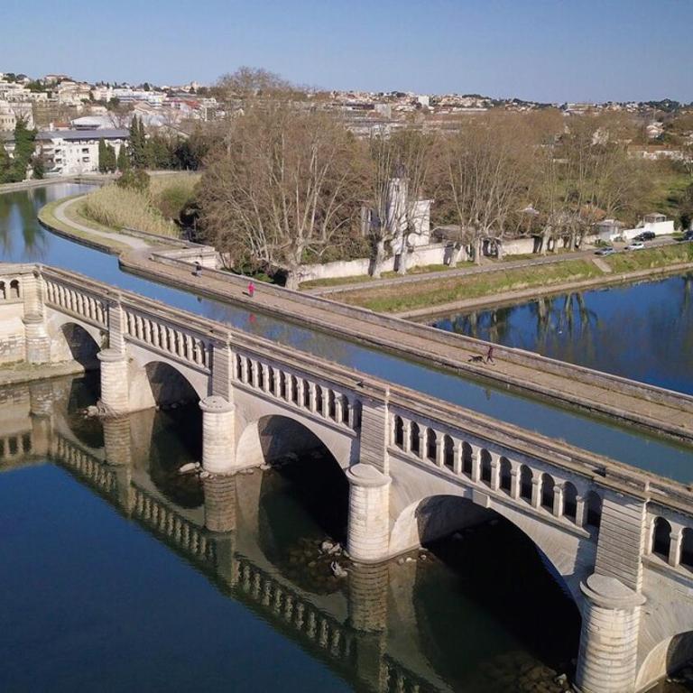 "Côté Cour"-Meublé de Tourisme 3 étoiles -Résidence "Les Logis de Béziers"-Garage optionnel-Cœur de ville-Plages à 16km ! - Appartement - 59