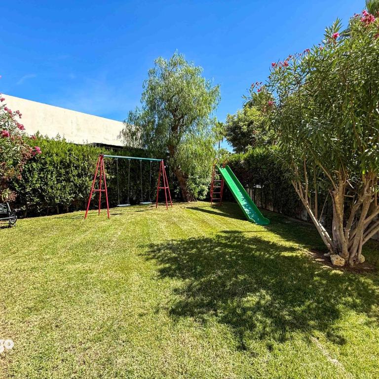 Family Apartment Near the Beach - BON01 - Three-Bedroom Apartment - 25
