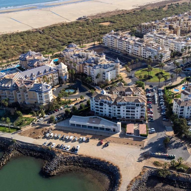 Family Apartment Near the Beach - BON01 - Three-Bedroom Apartment - 31