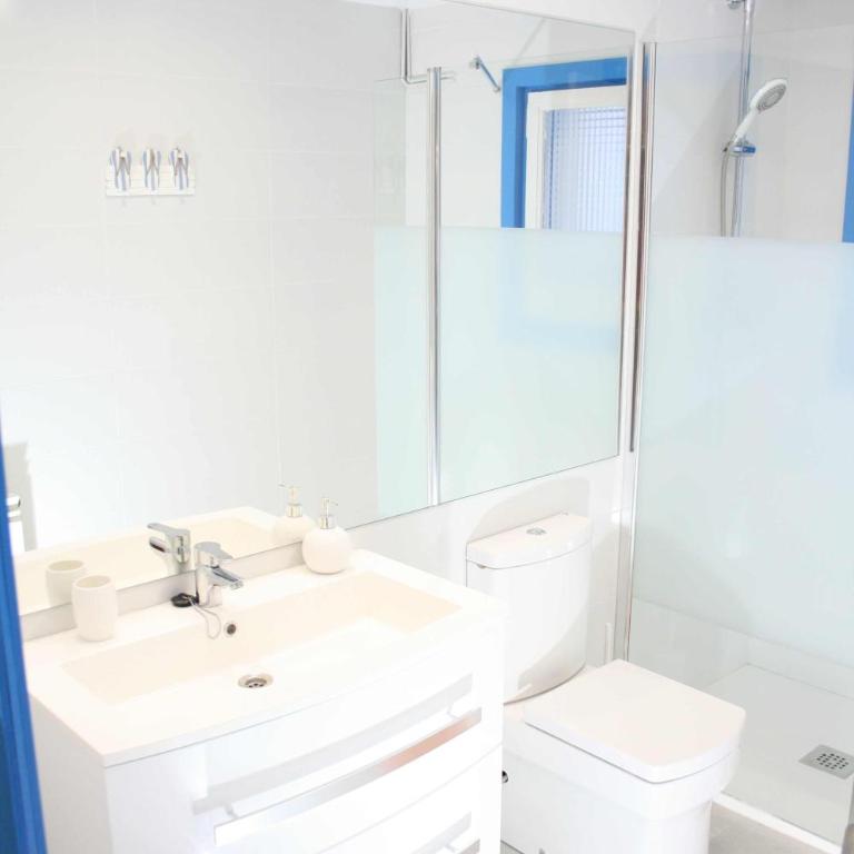 Superb Seafront Villa - Five-Bedroom House - 22