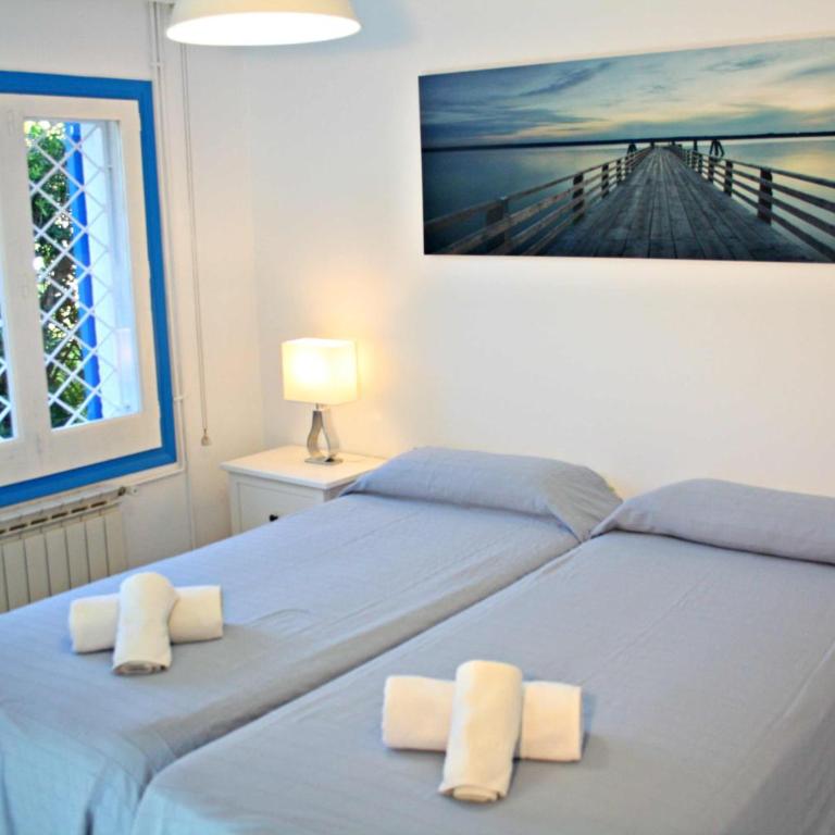 Superb Seafront Villa - Five-Bedroom House - 17