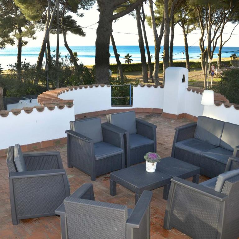 Superb Seafront Villa - Five-Bedroom House - 3