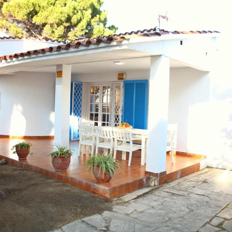 Superb Seafront Villa - Five-Bedroom House - 1