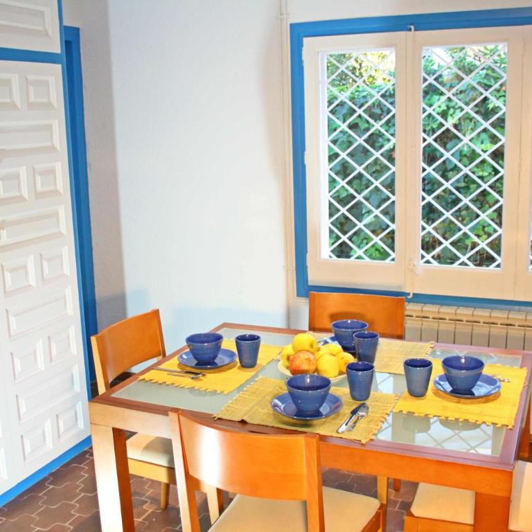 Superb Seafront Villa - Five-Bedroom House - 12
