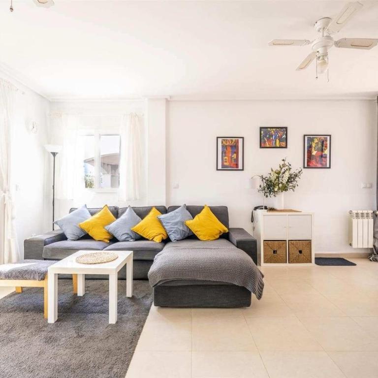 A Lovely Townhouse with golf views LA50 - Casa - 3