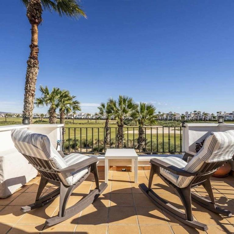 A Lovely Townhouse with golf views LA50 - Casa - 13