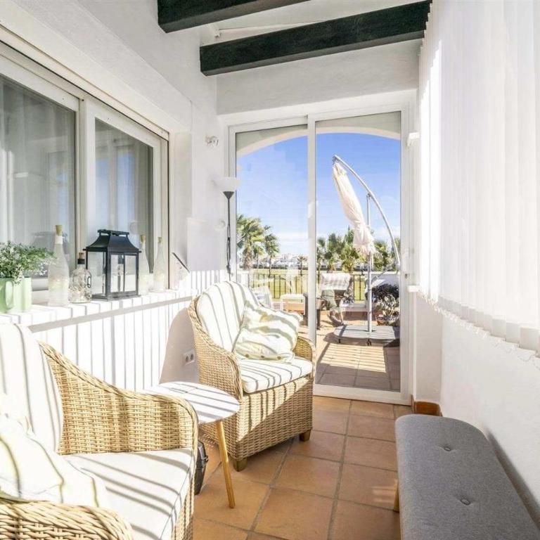 A Lovely Townhouse with golf views LA50 - Casa - 15
