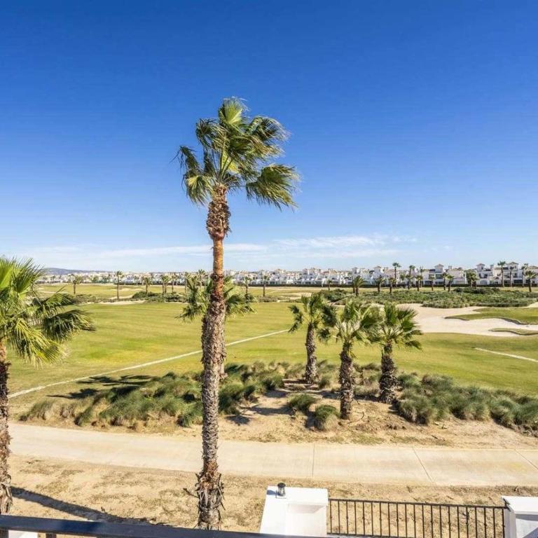A Lovely Townhouse with golf views LA50 - Casa - 17