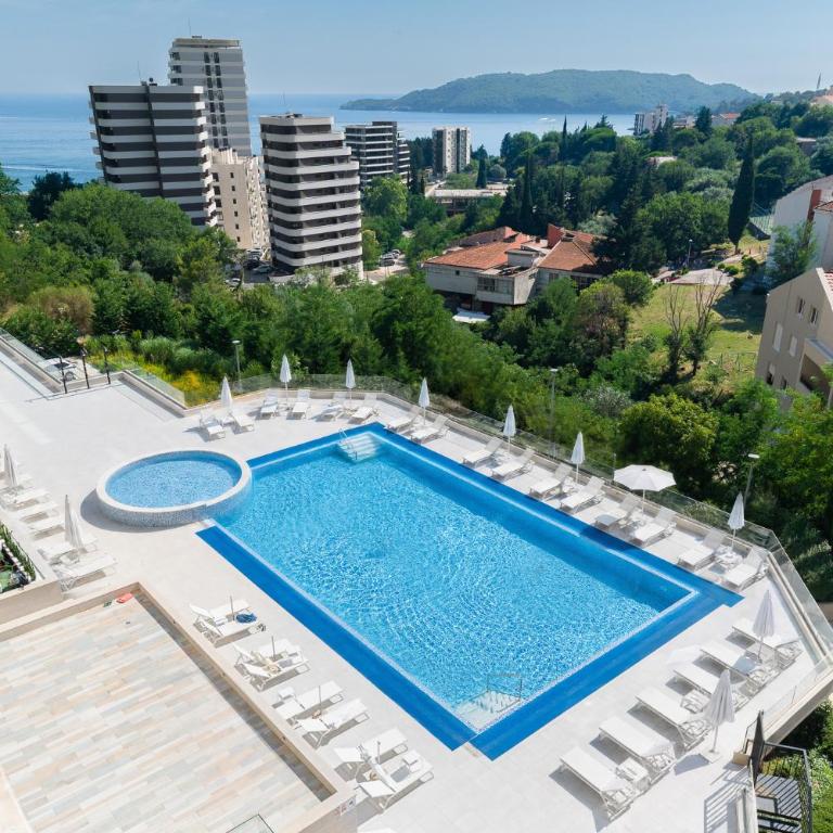 Refined 1bd apartment with an outdoor pool and sea view - Apartment mit 1 Schlafzimmer - 1