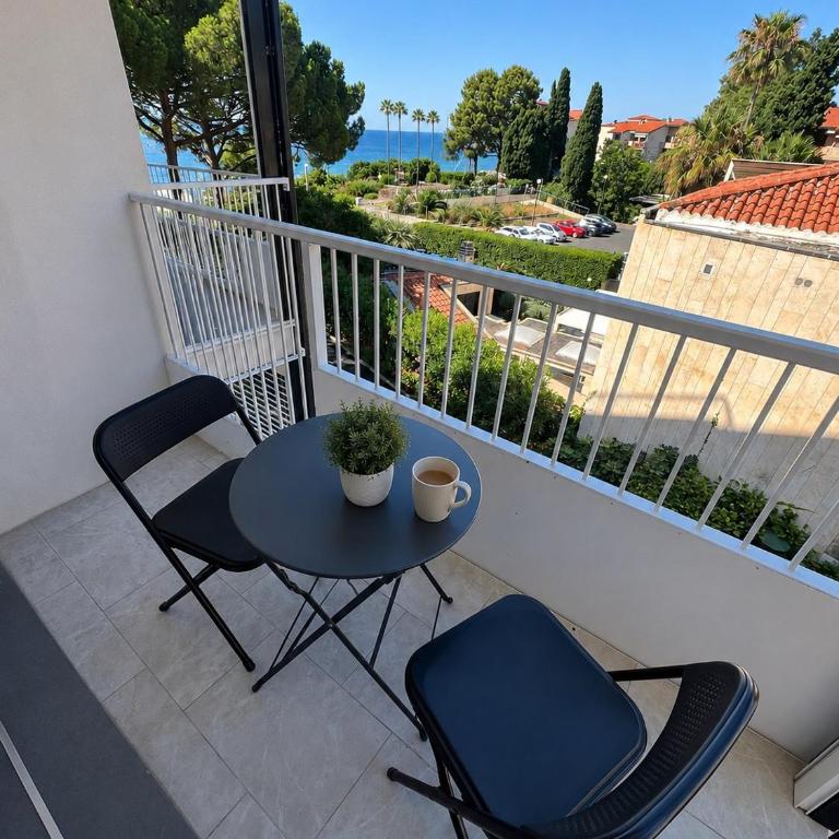 Tirrenia beach house - sea front with private beach - Appartamento Monolocale con Vista Mare - 4