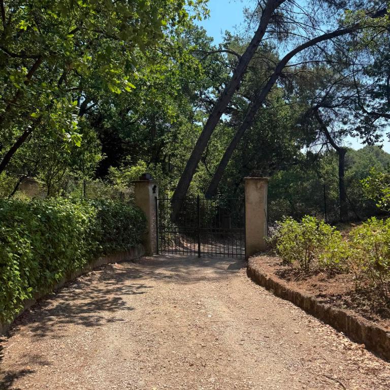L'Ensoleillade - Maison de campagne avec grand jardin arboré à 5 min d'Aix - Casa de 4 dormitorios - 11