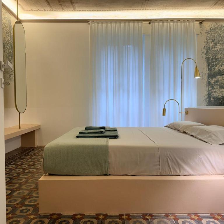 Luxury charming Suite with Jacuzzi in Historic building Stairway La Spezia Steps away from trains and downtown - One-Bedroom Apartment - 42