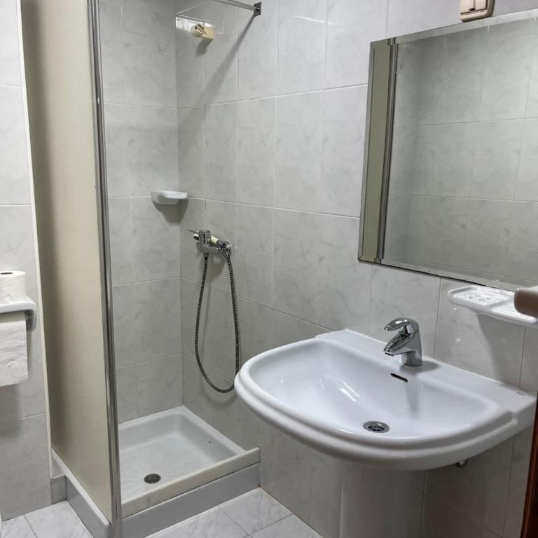 Alojamiento San Martín - Camera Singola con Bagno Privato - 4