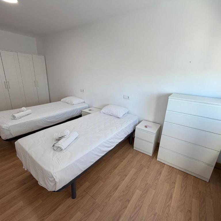Alojamiento San Martín - Camera Doppia con Letti Singoli e Bagno in Comune - 2