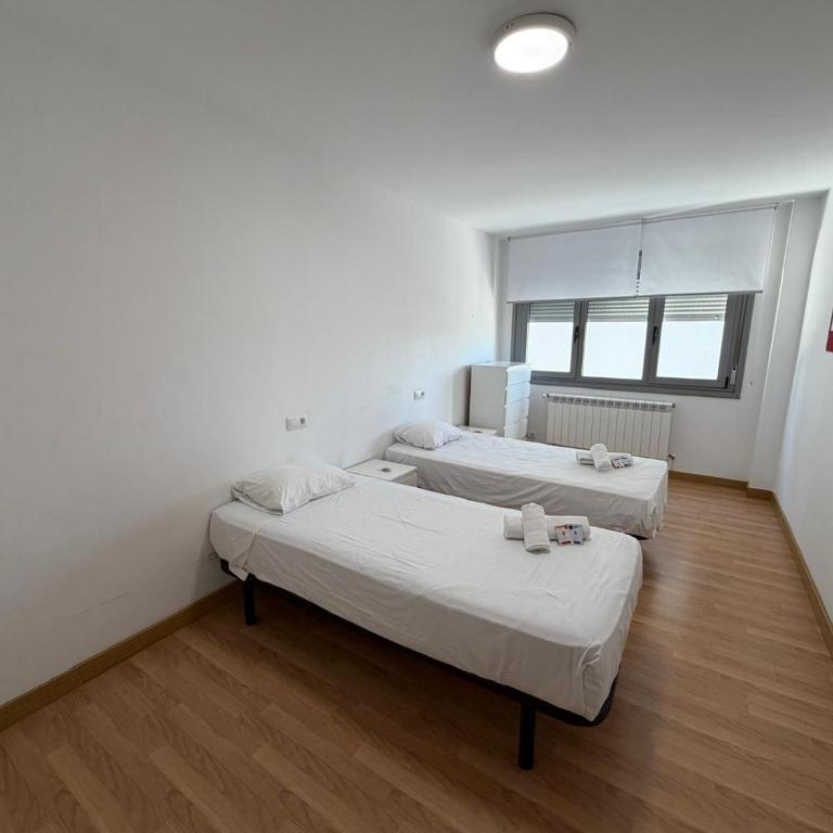 Alojamiento San Martín - Camera Doppia con Letti Singoli e Bagno in Comune - 1