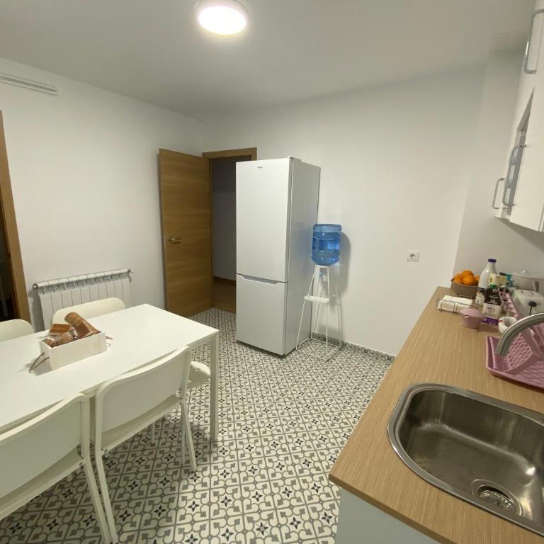 Alojamiento San Martín - Camera Singola con Bagno in Comune - 3