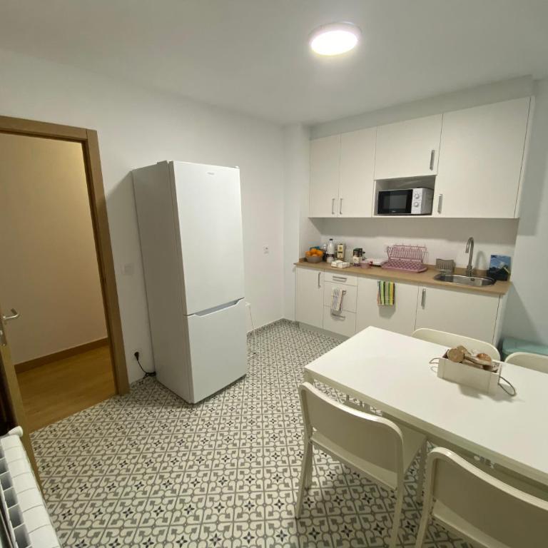 Alojamiento San Martín - Camera Doppia con Letti Singoli e Bagno in Comune - 11