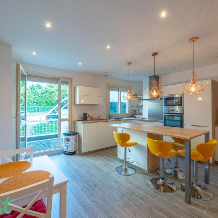 4 personnes - Terrasse + parking privé - Appartement - 17