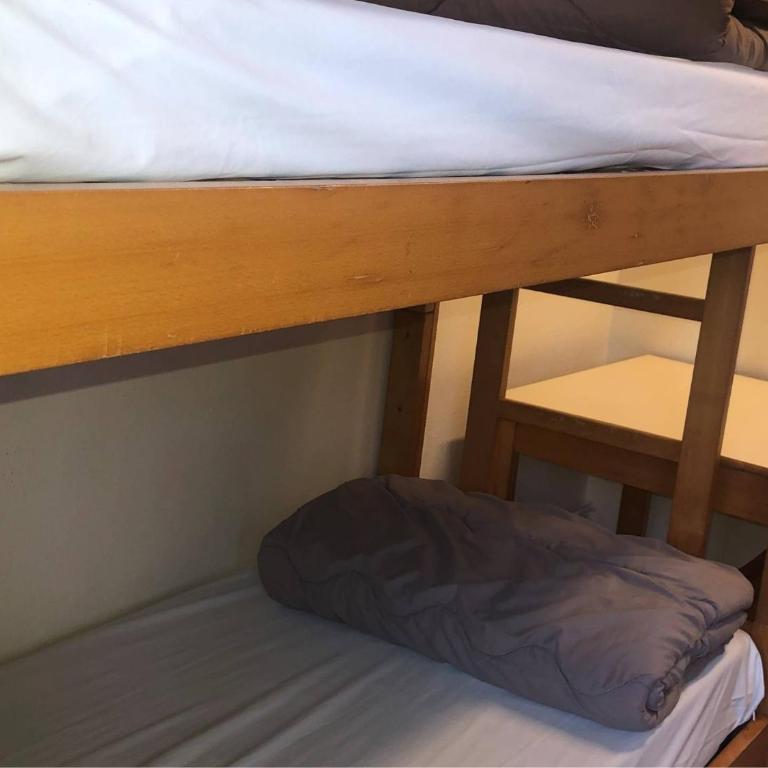 Auberge de jeunesse HI Poitiers - Room with 2 Bunk Beds – Shared Bathroom - 3