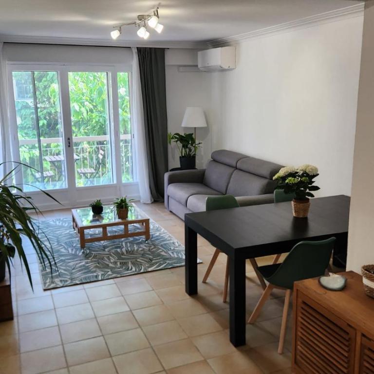 Le Rossini,Spacieux 3 pièces au coeur du centre ville d'Antibes - Appartement 2 Chambres - 13