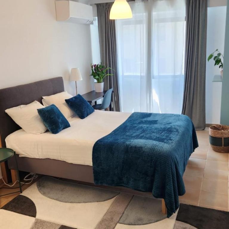 Le Rossini,Spacieux 3 pièces au coeur du centre ville d'Antibes - Appartement 2 Chambres - 2