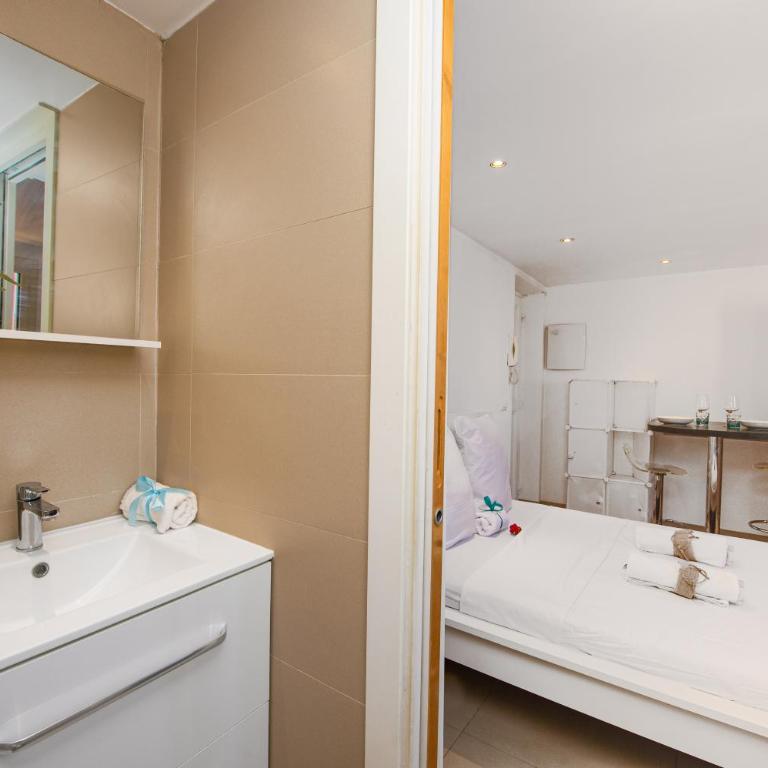 Cyclamen 2 - One-Bedroom Apartment - 4